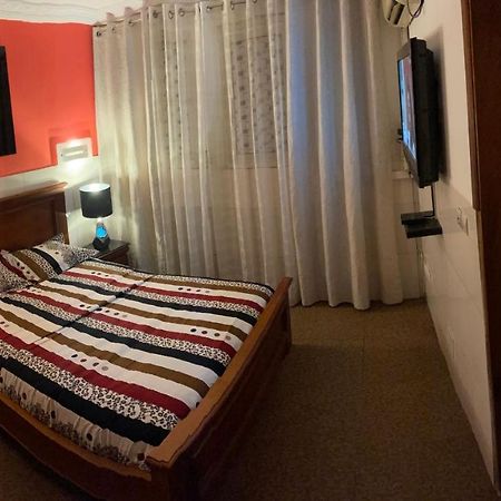 Homestay Appartement 2 Chambres Yaoundé エクステリア 写真