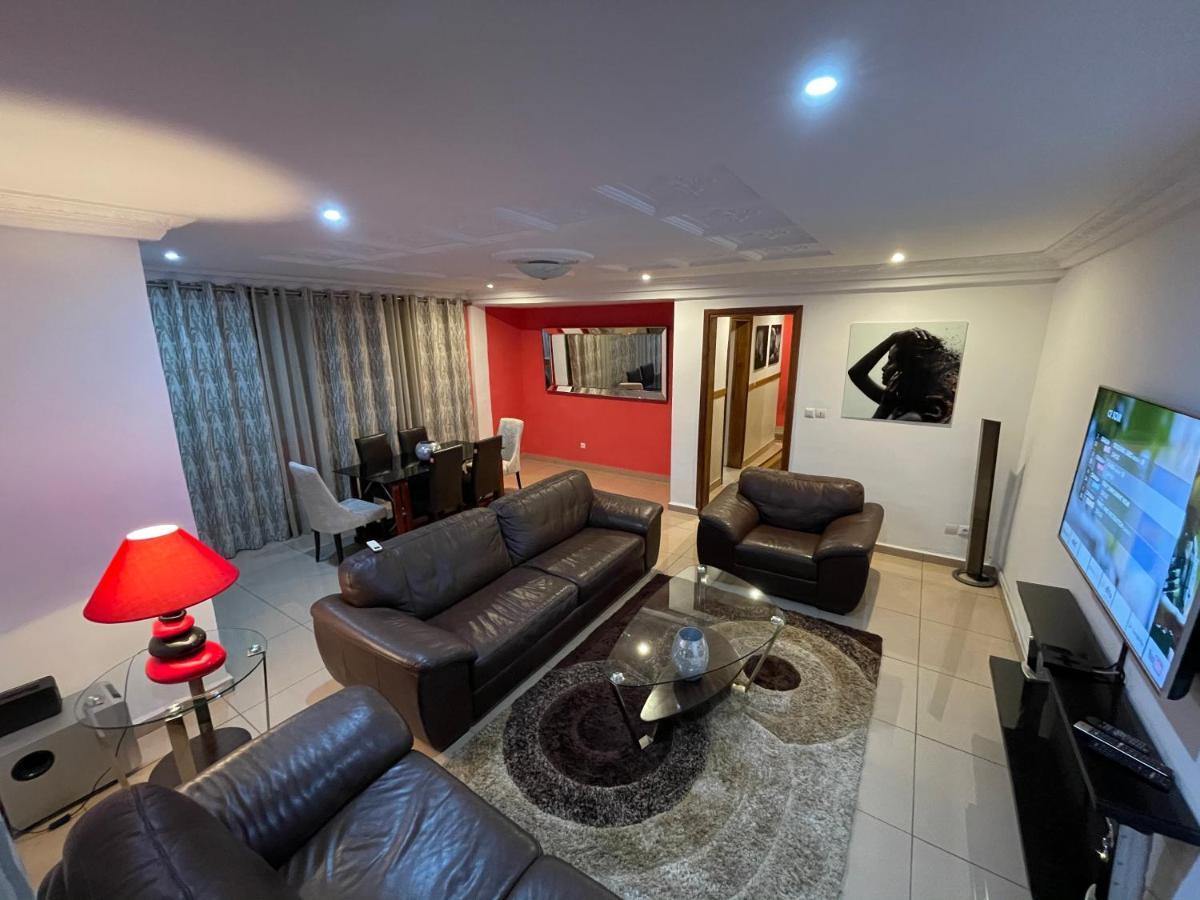 Homestay Appartement 2 Chambres Yaoundé エクステリア 写真