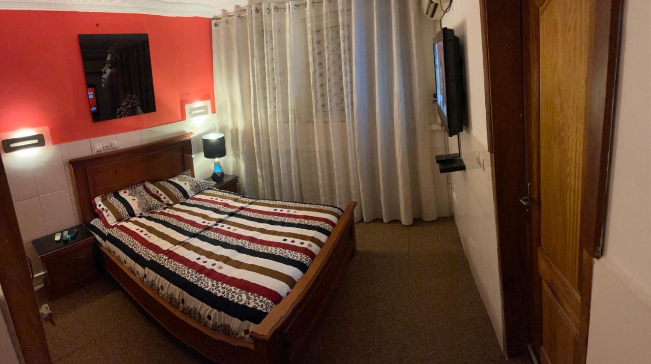 Homestay Appartement 2 Chambres Yaoundé エクステリア 写真