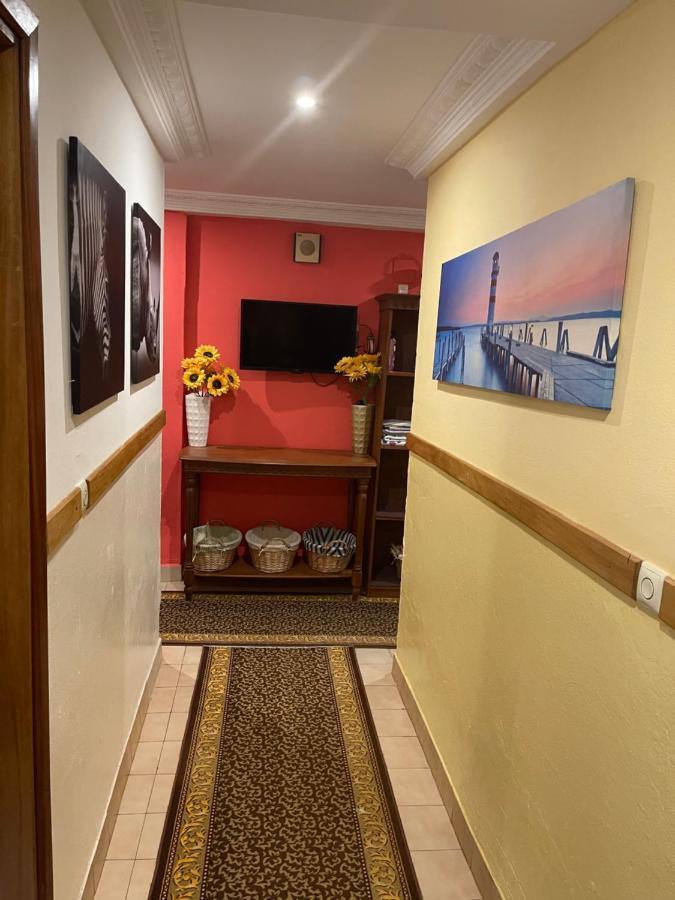 Homestay Appartement 2 Chambres Yaoundé エクステリア 写真
